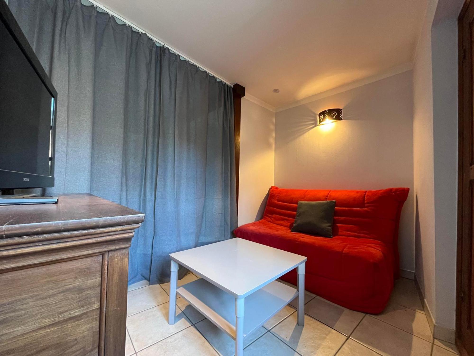Le Pied De Ville Pouzenc Embrun Exterior foto
